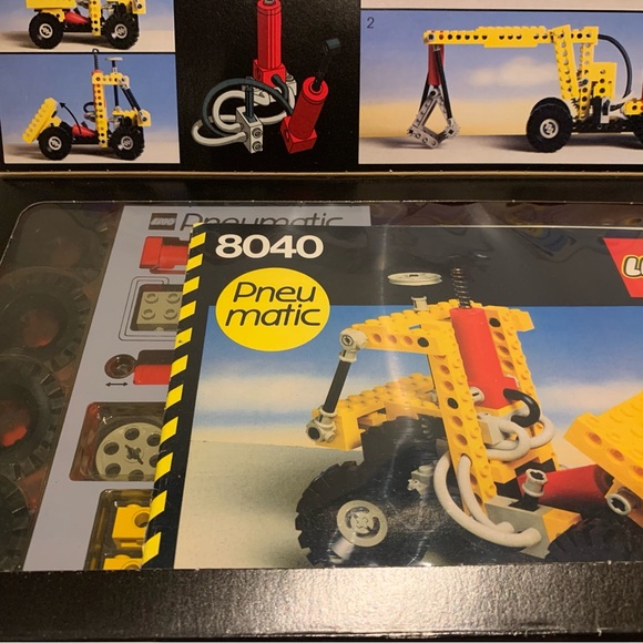 1984 Vintage LEGO Technic Universal set 8040 Complete w Box & Instructions - Picture 2 of 7